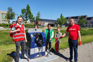 PvdA Nissewaard neemt deel aan schoonmaakactie in Zuidland