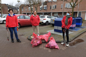 PvdA houdt schoonmaakactie in de Gildenwijk