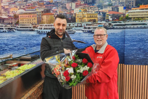 PvdA Nissewaard zet Bakkerij Akkers in het zonnetje