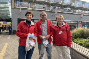 PvdA Nissewaard in gesprek met inwoners op Winkelcentrum Akkerhof